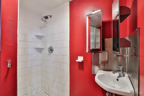Bath - 5573 Mapleridge Dr, Cincinnati, OH 45227 photo 5 of 5