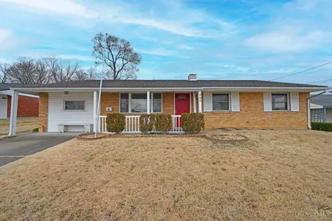 988 Castro Ln, Springdale, OH 45246