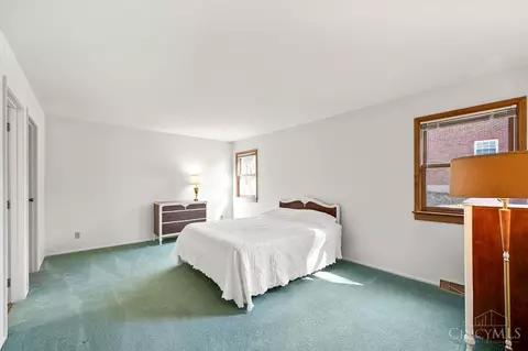 Bedroom - 1907 Fullerton Dr, Cincinnati, OH 45240 photo 7 of 10