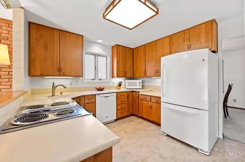 Kitchen - 1907 Fullerton Dr, Cincinnati, OH 45240 photo 1 of 5