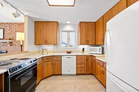 Kitchen - 1907 Fullerton Dr, Cincinnati, OH 45240 photo 5 of 5