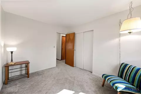 Bedroom - 1907 Fullerton Dr, Cincinnati, OH 45240 photo 2 of 10