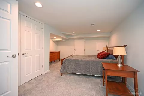 Bedroom - 324 Milton St, Cincinnati, OH 45202 photo 5 of 6