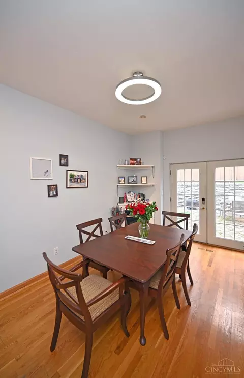 Dining - 324 Milton St, Cincinnati, OH 45202 photo 1 of 3