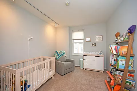 Bedroom - 324 Milton St, Cincinnati, OH 45202 photo 3 of 6