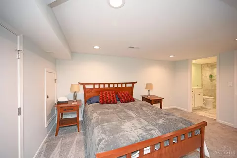 Bedroom - 324 Milton St, Cincinnati, OH 45202 photo 6 of 6