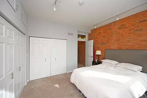Bedroom - 324 Milton St, Cincinnati, OH 45202 photo 2 of 6