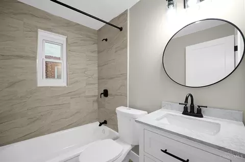 Bath - 1270 Prospect Pl, Cincinnati, OH 45231 photo 1 of 2
