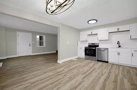 Kitchen - 1270 Prospect Pl, Cincinnati, OH 45231 photo 1 of 2