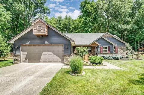 1304 Woodburn Ct, Batavia, OH 45103