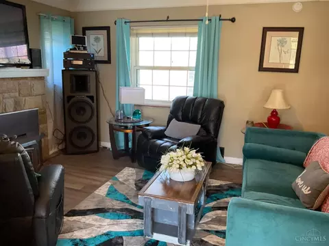 Living - 2073 Springdale Rd, Cincinnati, OH 45231 photo 2 of 2