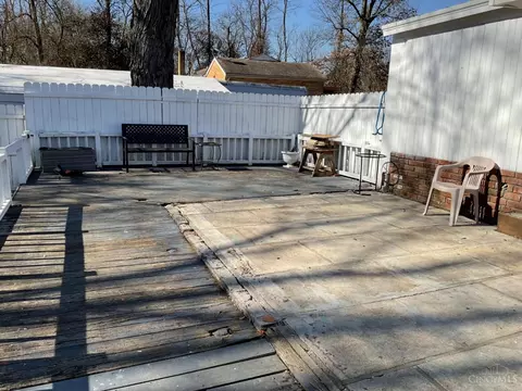 Exterior - 2073 Springdale Rd, Cincinnati, OH 45231 photo 2 of 3