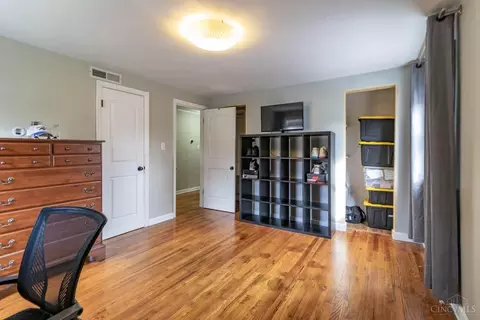 Living - 112 Elmlinger Dr, Mason, OH 45040 photo 3 of 3