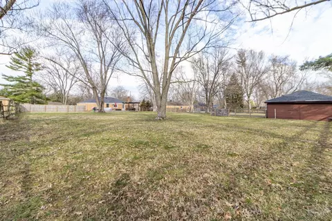 Exterior - 112 Elmlinger Dr, Mason, OH 45040 photo 7 of 9
