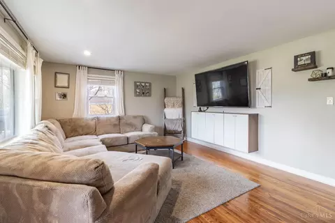 Living - 112 Elmlinger Dr, Mason, OH 45040 photo 1 of 3