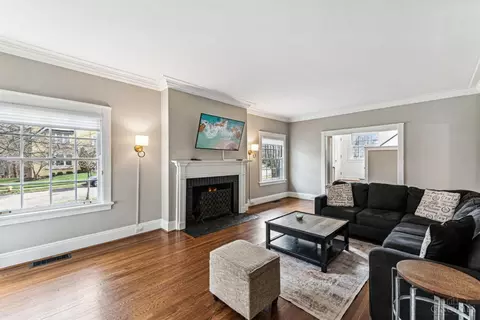 Living - 2137 Easthill Ave, Cincinnati, OH 45208 photo 3 of 4