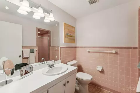 Bath - 7509 Ginger Ln, Cincinnati, OH 45244 photo 1 of 4