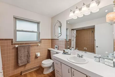 Bath - 7509 Ginger Ln, Cincinnati, OH 45244 photo 2 of 4