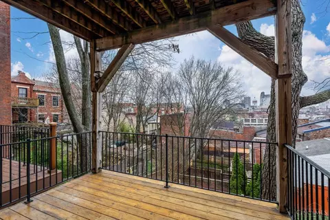 Exterior - 333 Milton St, Cincinnati, OH 45202 photo 3 of 8