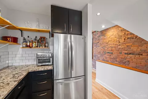 Kitchen - 333 Milton St, Cincinnati, OH 45202 photo 4 of 4