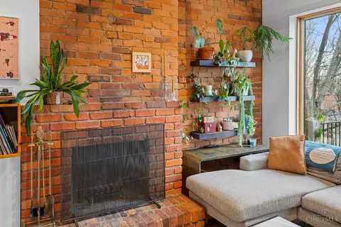 Living - 333 Milton St, Cincinnati, OH 45202 photo 5 of 5