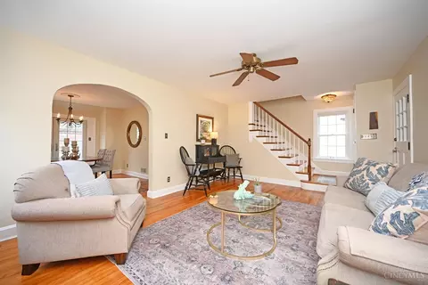 Living - 3755 Indianview Ave, Mariemont, OH 45227 photo 5 of 10