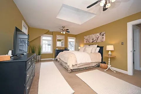Bedroom - 3755 Indianview Ave, Mariemont, OH 45227 photo 2 of 5