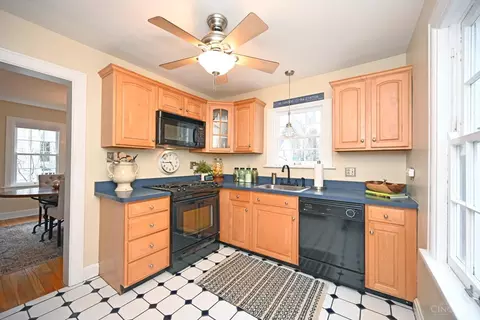 Kitchen - 3755 Indianview Ave, Mariemont, OH 45227 photo 3 of 6