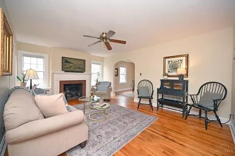 Living - 3755 Indianview Ave, Mariemont, OH 45227 photo 1 of 10