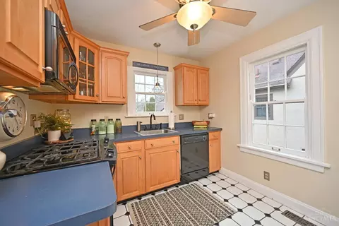 Kitchen - 3755 Indianview Ave, Mariemont, OH 45227 photo 1 of 6