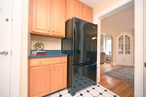 Kitchen - 3755 Indianview Ave, Mariemont, OH 45227 photo 5 of 6