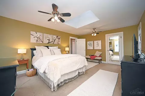 Bedroom - 3755 Indianview Ave, Mariemont, OH 45227 photo 3 of 5