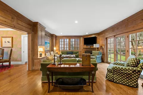 Living - 1220 Edwards Rd, Cincinnati, OH 45208 photo 2 of 3