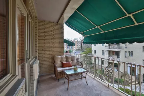 Exterior - 2378 Madison Rd #E3E, Cincinnati, OH 45208 photo 6 of 18