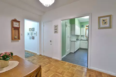 Entry Way - 2378 Madison Rd #E3E, Cincinnati, OH 45208 photo 1 of 1