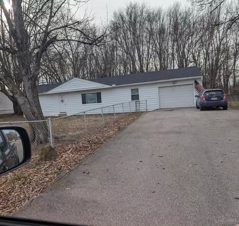6011 Ring Ln, Milford, OH 45150