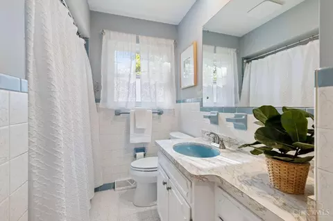 Bath - 6101 Stirrup Rd, Cincinnati, OH 45244 photo 1 of 3