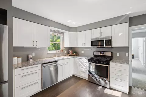 Kitchen - 6101 Stirrup Rd, Cincinnati, OH 45244 photo 3 of 3