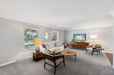 Living - 6101 Stirrup Rd, Cincinnati, OH 45244 photo 1 of 5