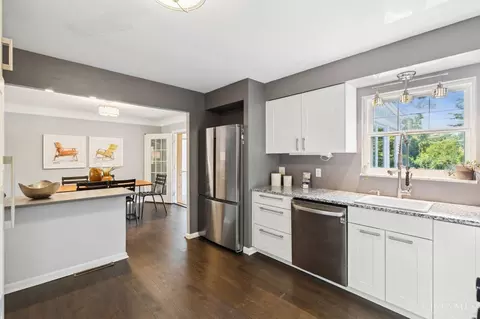 Kitchen - 6101 Stirrup Rd, Cincinnati, OH 45244 photo 2 of 3