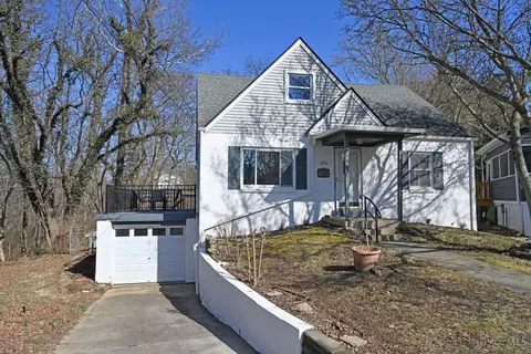 2790 Redfield Pl, Cincinnati, OH 45230