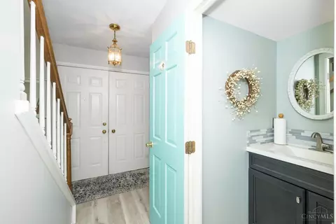 10695 Stargate Ln, Cincinnati, OH 45240 photo 3