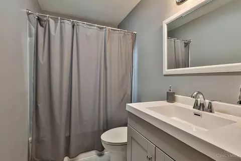 Bath - 91 Mitchell Ave, Hamilton, OH 45013 photo 1 of 3