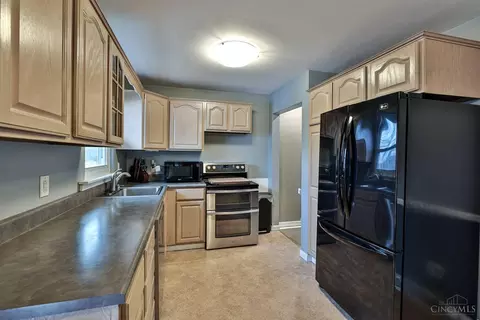 Kitchen - 91 Mitchell Ave, Hamilton, OH 45013 photo 1 of 2