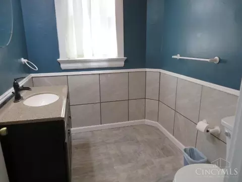 Bath - 314 Bourbon St, Blanchester, OH 45107 photo 1 of 1