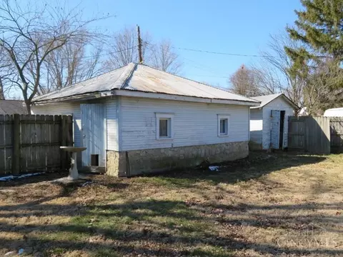 Exterior - 314 Bourbon St, Blanchester, OH 45107 photo 8 of 9