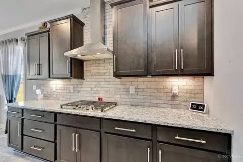 Kitchen - 3784 Fairmount Cir, Cincinnati, OH 45245 photo 5 of 8