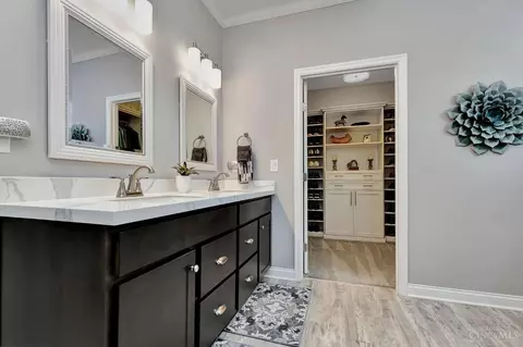 Bath - 3784 Fairmount Cir, Cincinnati, OH 45245 photo 2 of 5