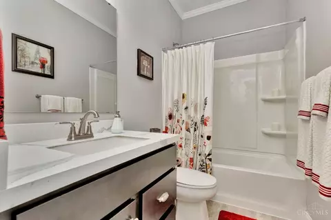 Bath - 3784 Fairmount Cir, Cincinnati, OH 45245 photo 1 of 5