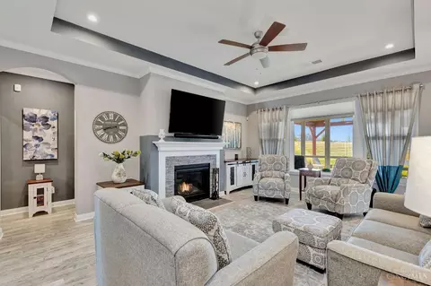 Living - 3784 Fairmount Cir, Cincinnati, OH 45245 photo 5 of 5